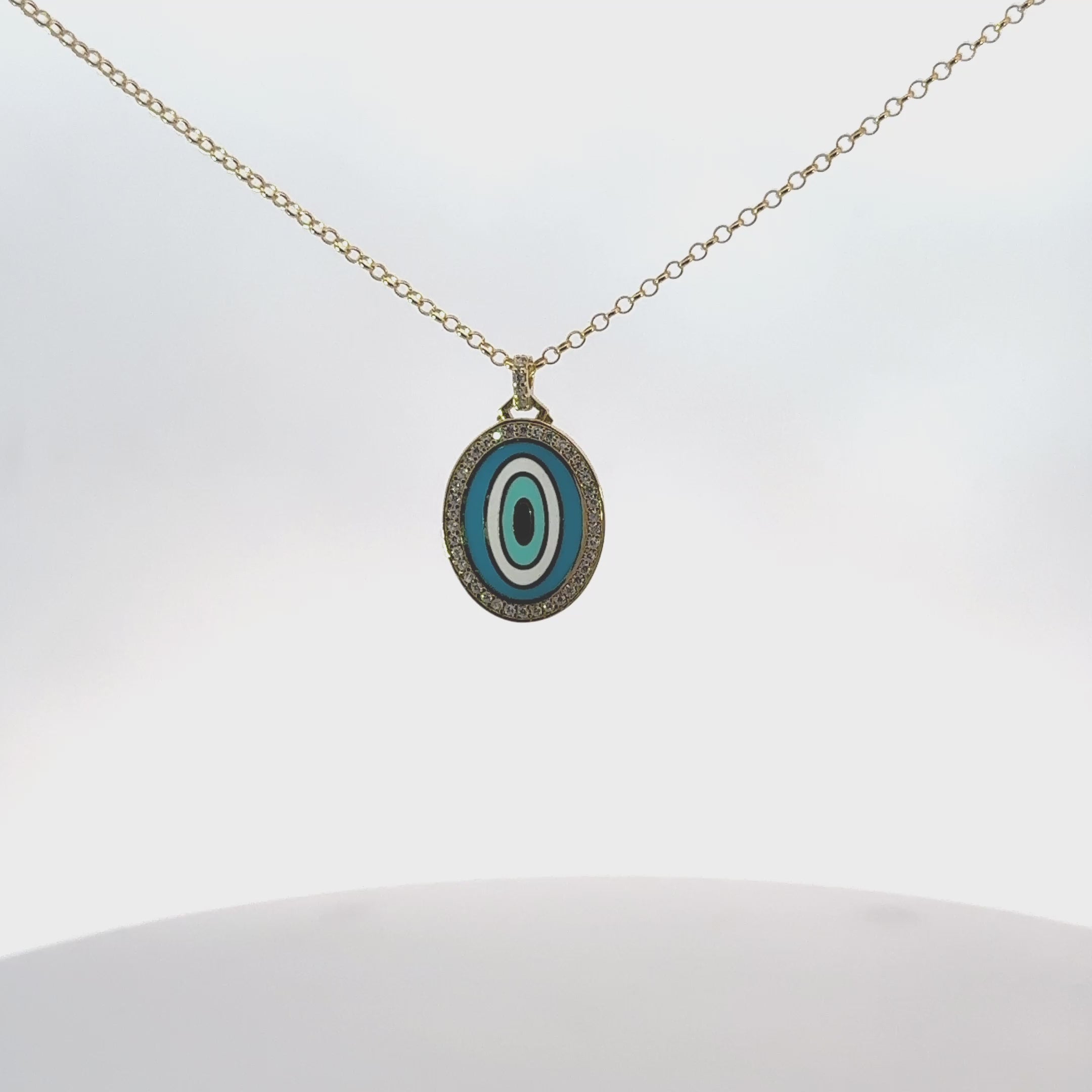 Rotating display of the necklace.