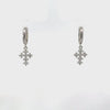 Rotating display of the earrings.