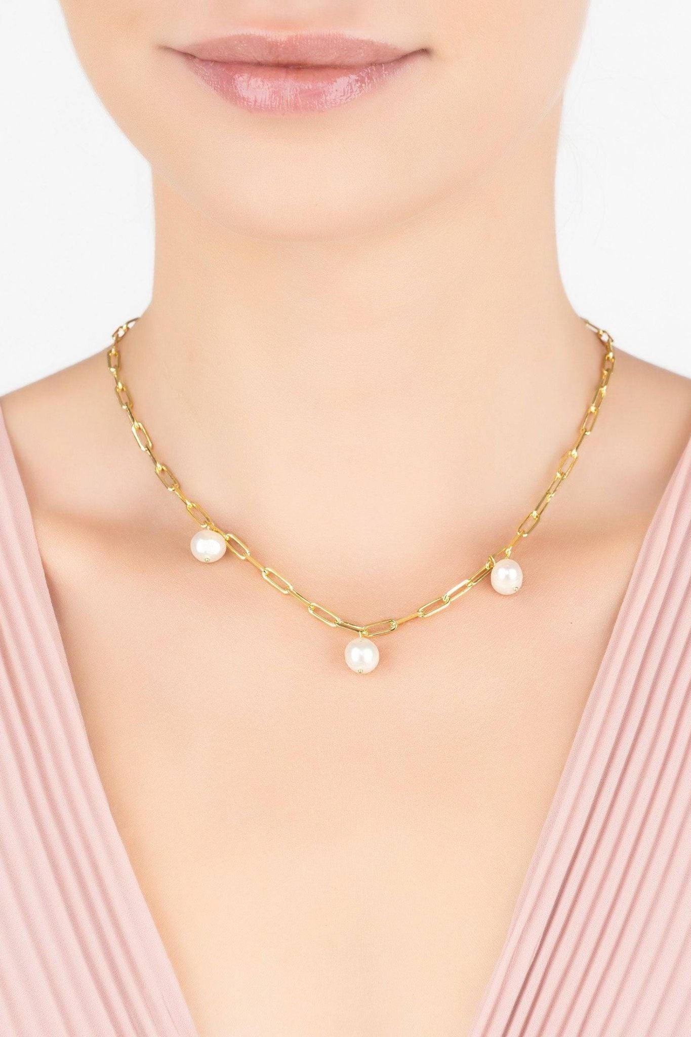 Amelia Three Pearl Necklace Gold - LATELITA Necklaces