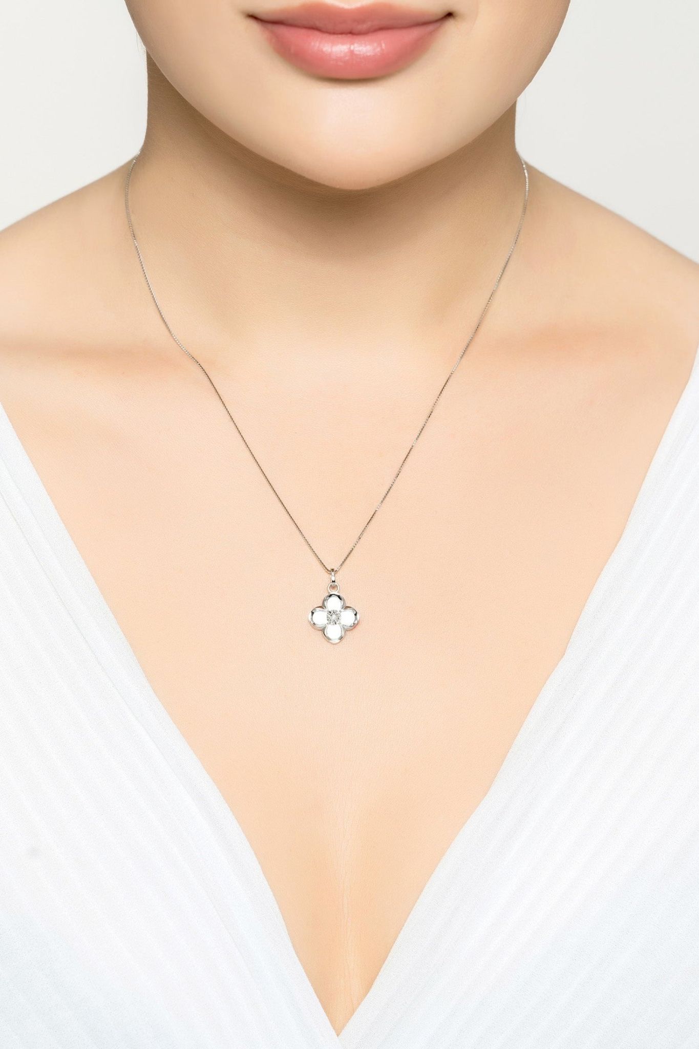 Clover Flower Mother Of Pearl Pendant Necklace Silver - LATELITA Necklaces