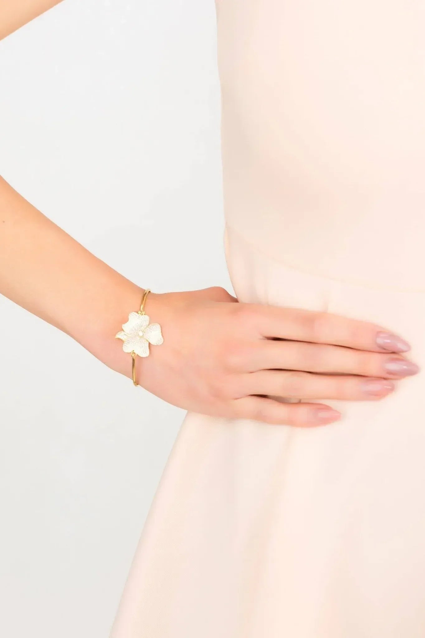 Flower Large Statement Cuff Bracelet Gold - LATELITA Bracelets