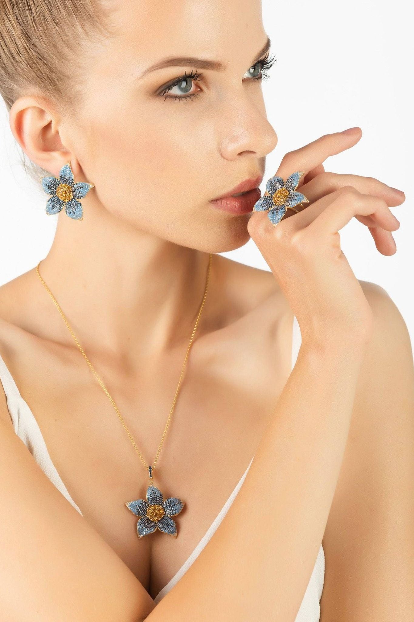 Forget Me Not Flower Necklace Gold - LATELITA Necklaces