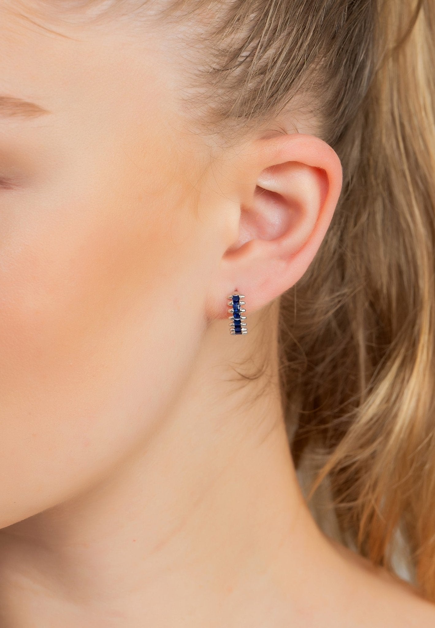 Huggie hoop Earrings Sapphire Silver - LATELITA Earrings